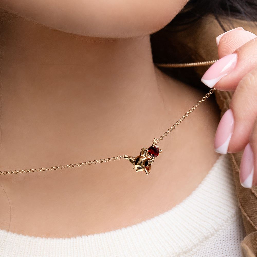 gardenia-garnet-fox-necklace-in-9ct-yellow-gold-135n0423049 on Model